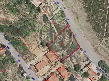Rustikales Grundstück zum Verkauf in Urbanización Altury 0