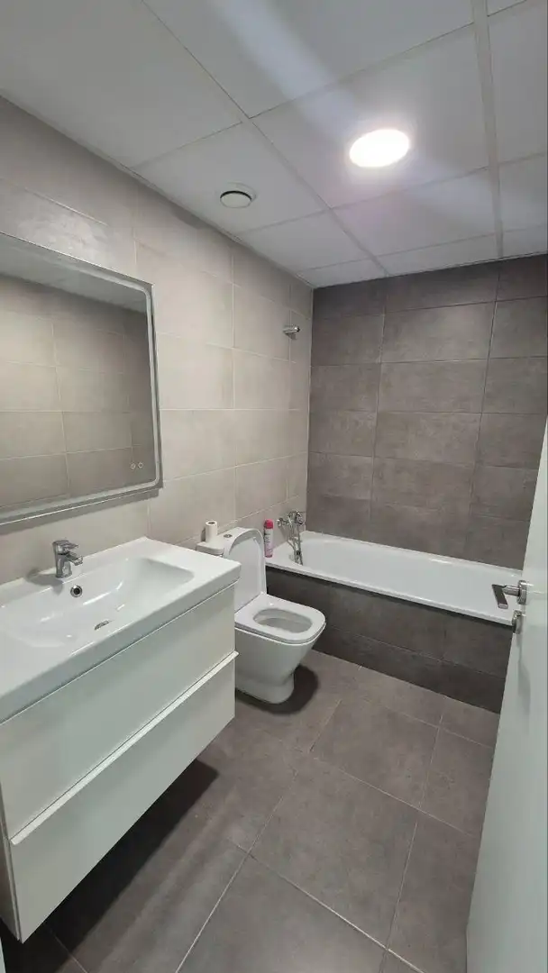 Badezimmer von Wohnung zur Miete in Valencia mit Terrasse, Möbliert und Gemeinschaftspool