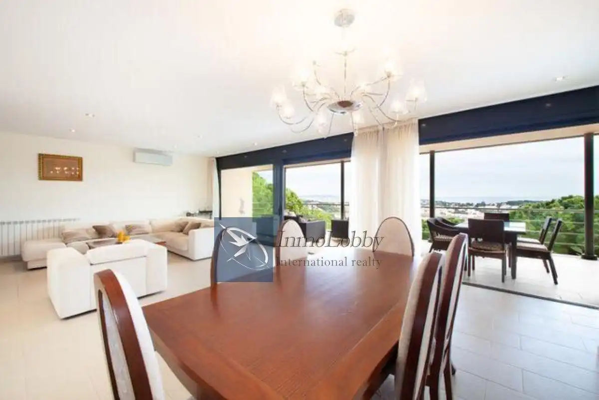 Esszimmer von Haus oder Chalet zum Verkauf in Sant Feliu de Guíxols mit Klimaanlage, Heizung und Terrasse