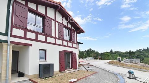 Foto 2 de Casa adosada en venta en Calle Calle Arritugane, Mungia, Bizkaia