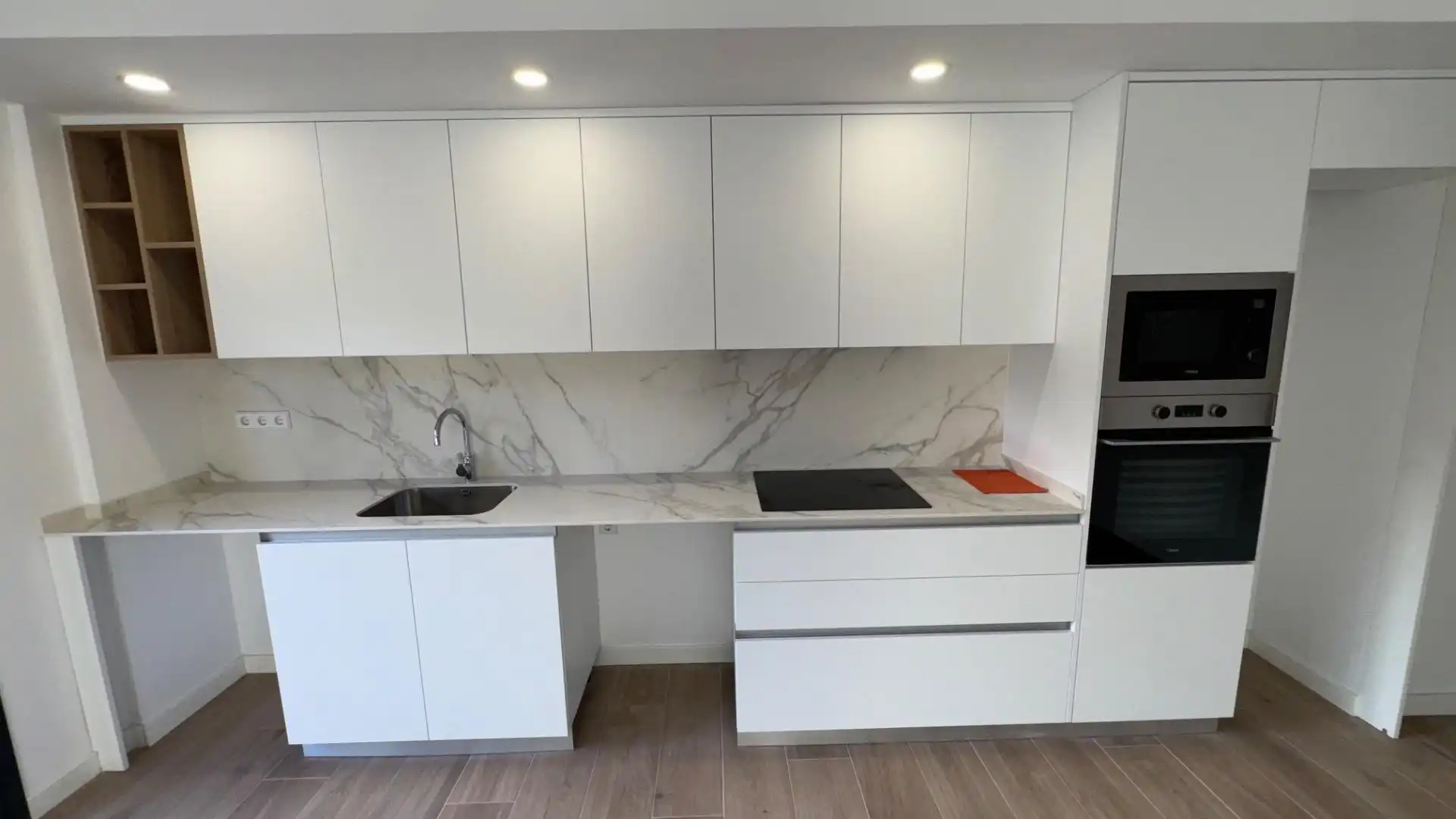 Kitchen of Flat for sale in Pineda de Mar  with Air Conditioner, Heating and Parquet flooring