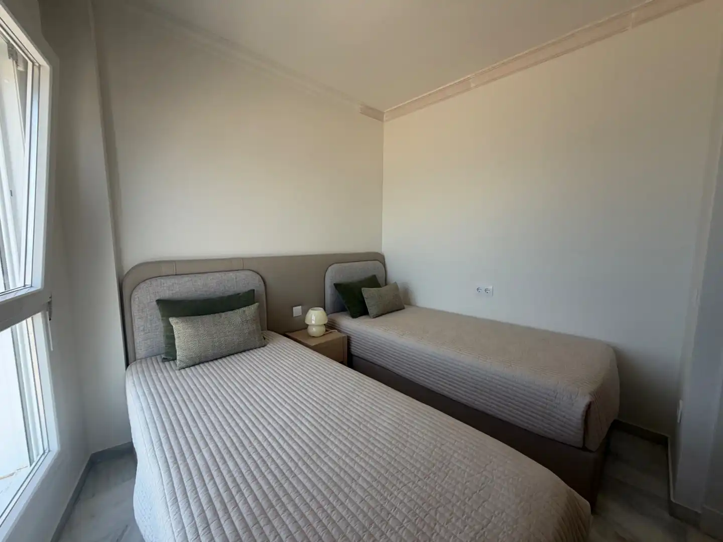Bedroom of Flat for rent in Cádiz  with Air Conditioner, Terrace and Storage room