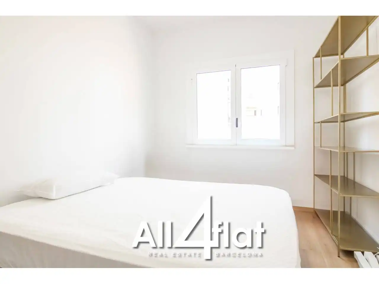 Bedroom of Flat for rent in Barcelona  with Air Conditioner and Alarm