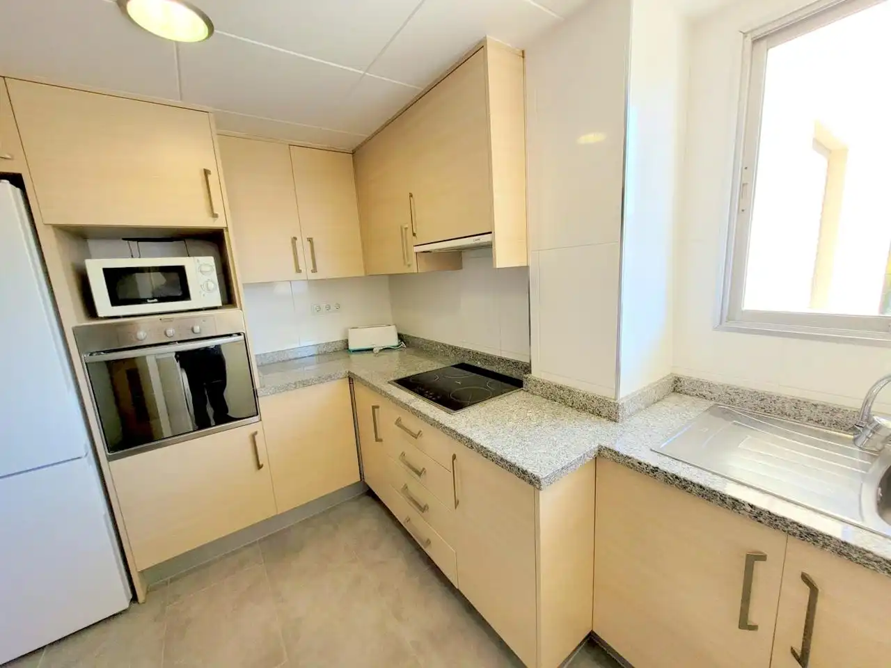 Apartamento de alquiler en De La Rioja, 125, Playa de Gandia