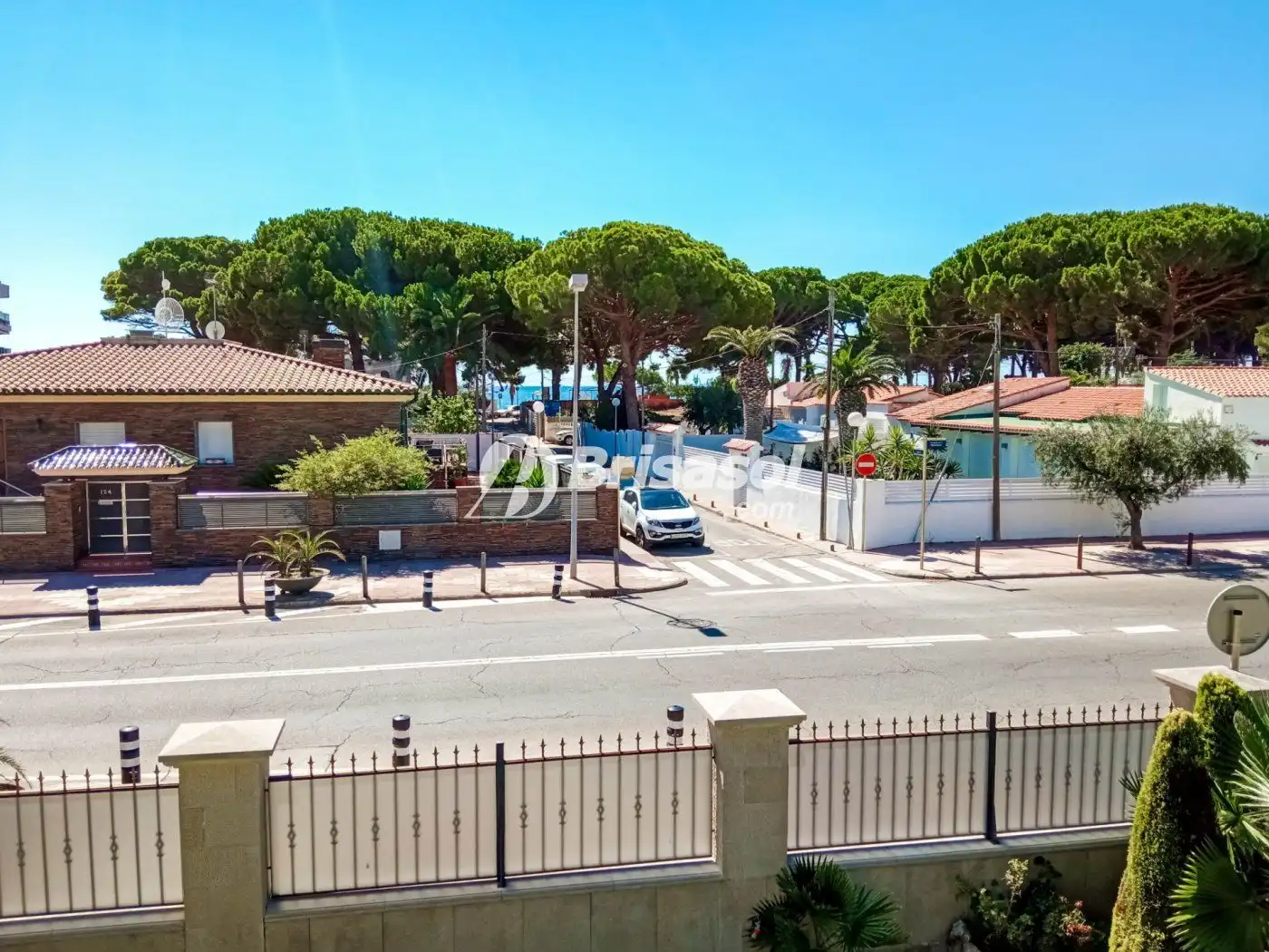 Vista exterior de Casa o xalet en venda en Cambrils amb Aire condicionat, Jardí privat i Terrassa
