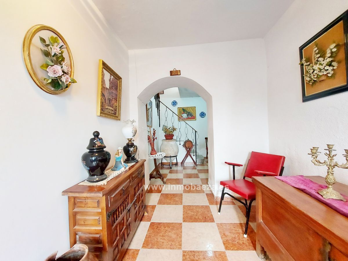 House or chalet for sale in Baeza  with Terrace