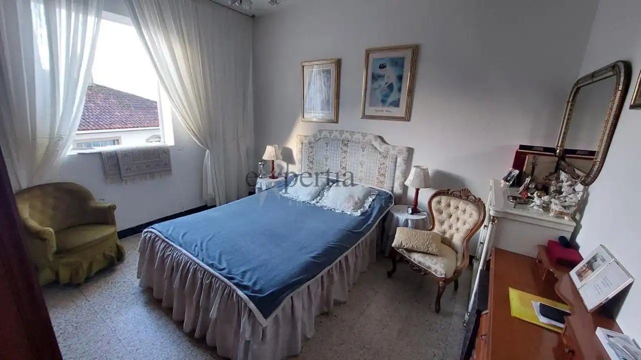 Dormitori de Casa o xalet en venda en Rianxo amb Calefacció, Jardí privat i Traster