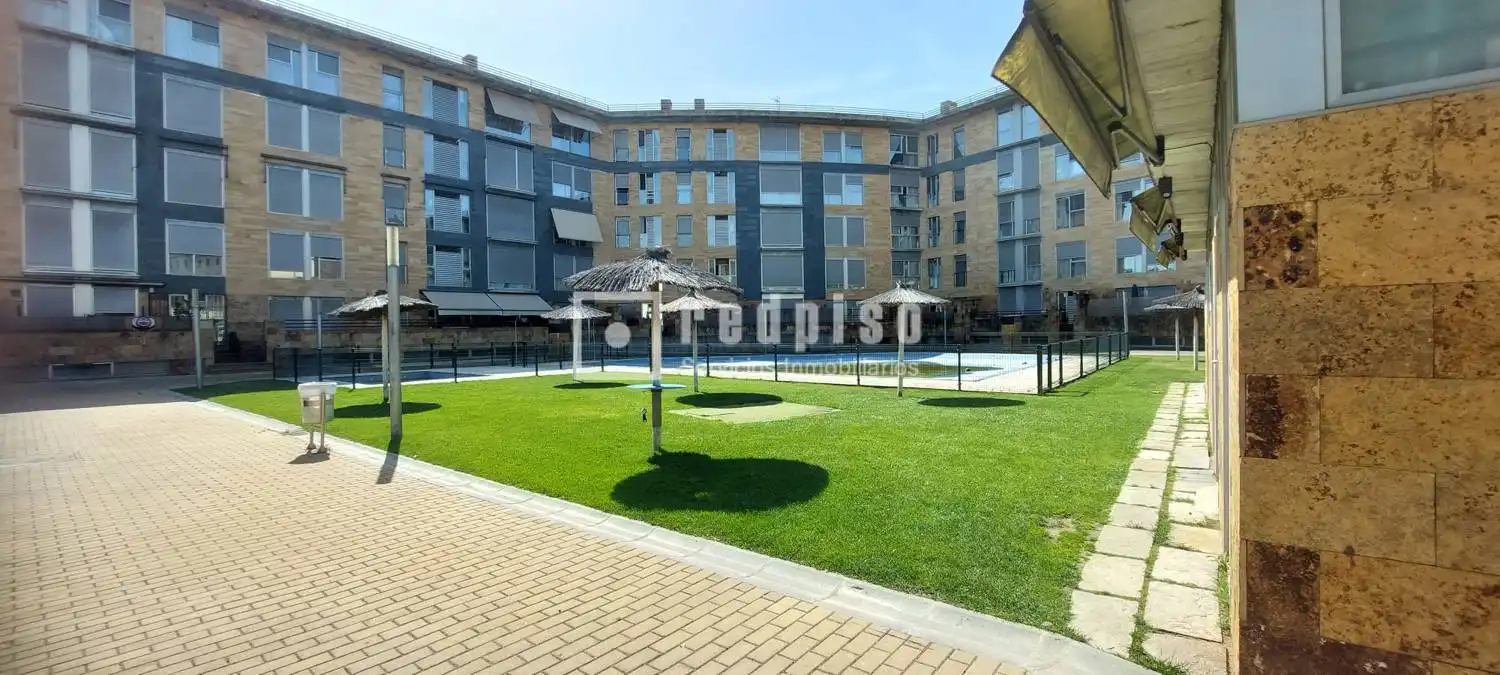 Vista exterior de Piso en venta en Talavera de la Reina con Aire acondicionado, Calefacción y Jardín privado