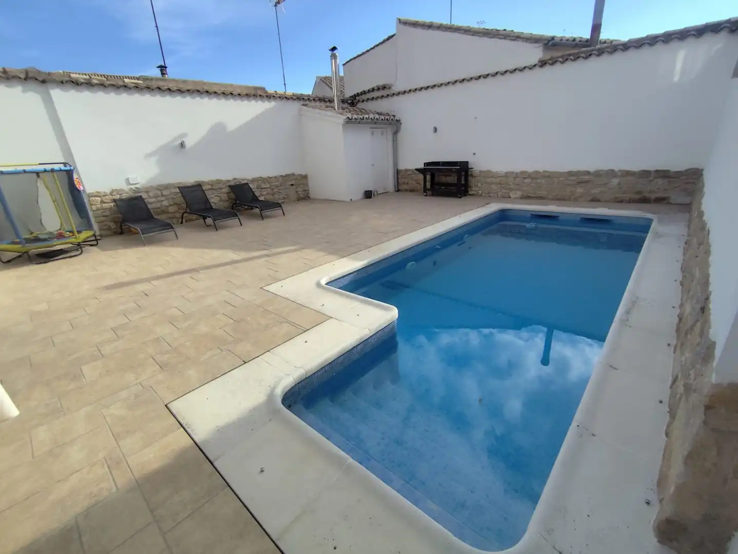 Swimming pool of Houses for sale in Úbeda  with Air Conditioner, Heating and Parquet flooring