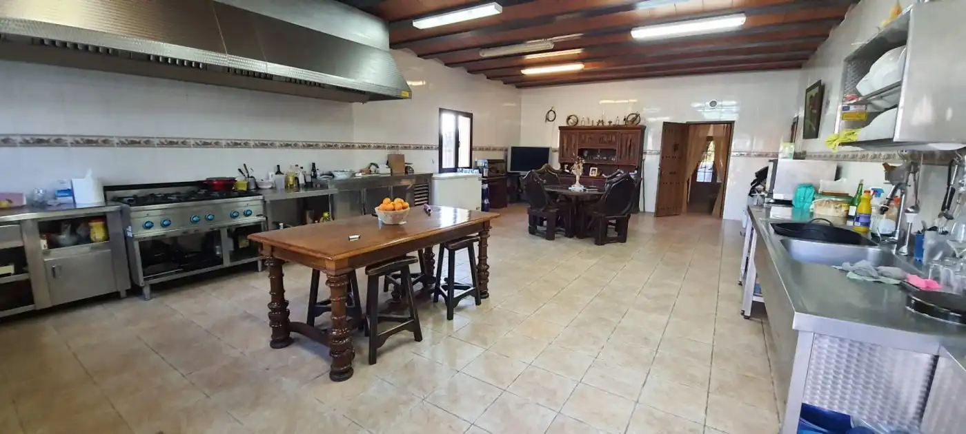 Cocina de Casa o chalet en venta en San Roque con Jardín privado, Terraza y Piscina