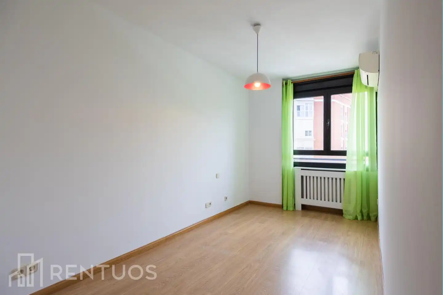 Habitación de Dúplex de alquiler en Madrid con Aire acondicionado, Calefacción y Terraza