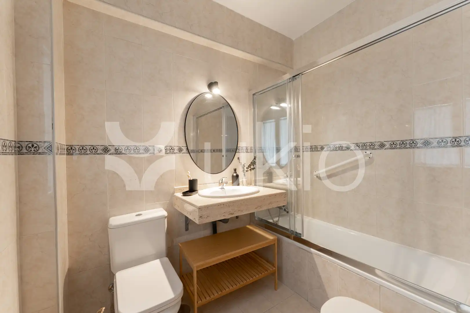 Bany de Apartament de lloguer en Madrid amb Aire condicionat, Calefacció i Terrassa