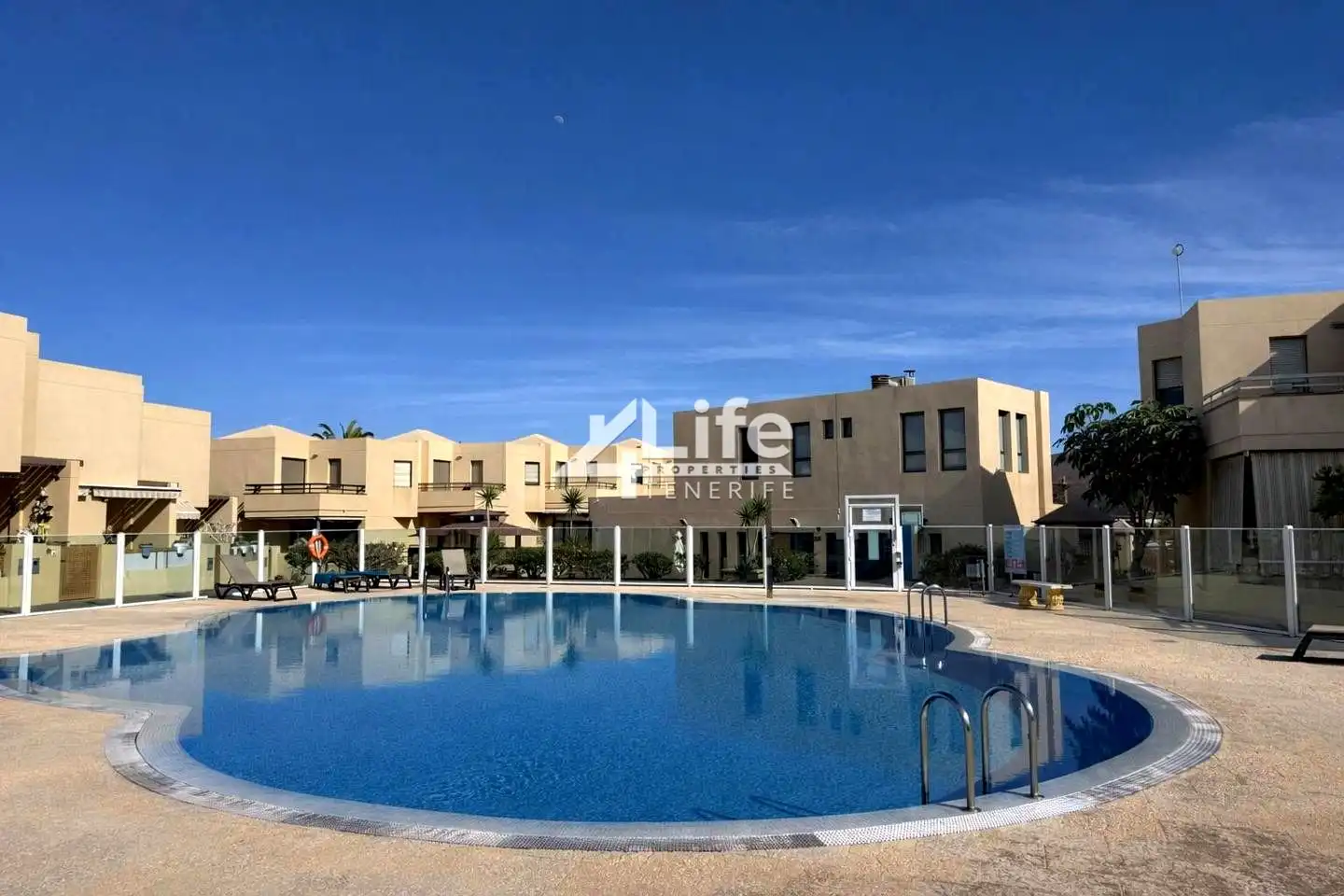 Piscina de Casa o xalet en venda en Granadilla de Abona amb Aire condicionat, Jardí privat i Terrassa