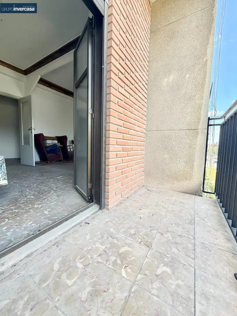 Vista exterior de Piso en venta en Quart de Poblet con Balcón