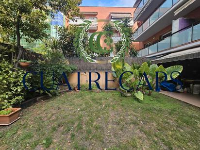 Vista exterior de Pis en venda en  Barcelona Capital amb Aire condicionat, Calefacció i Jardí privat
