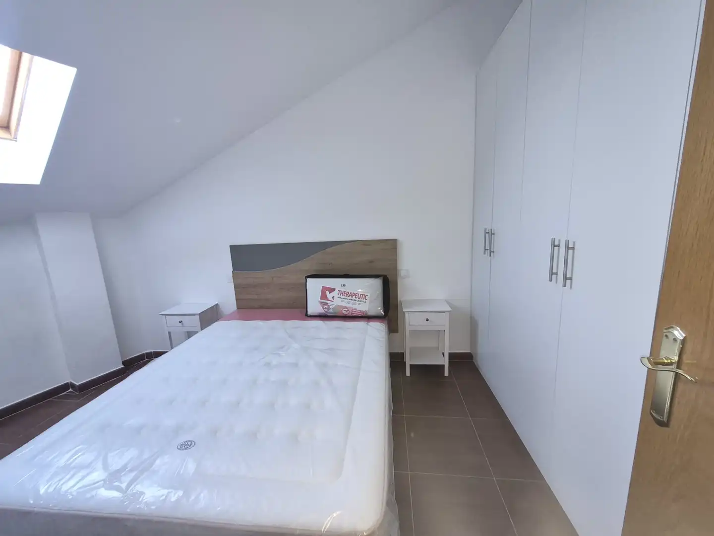 Habitación de Ático en venta en Mondéjar con Aire acondicionado, Amueblado y Horno