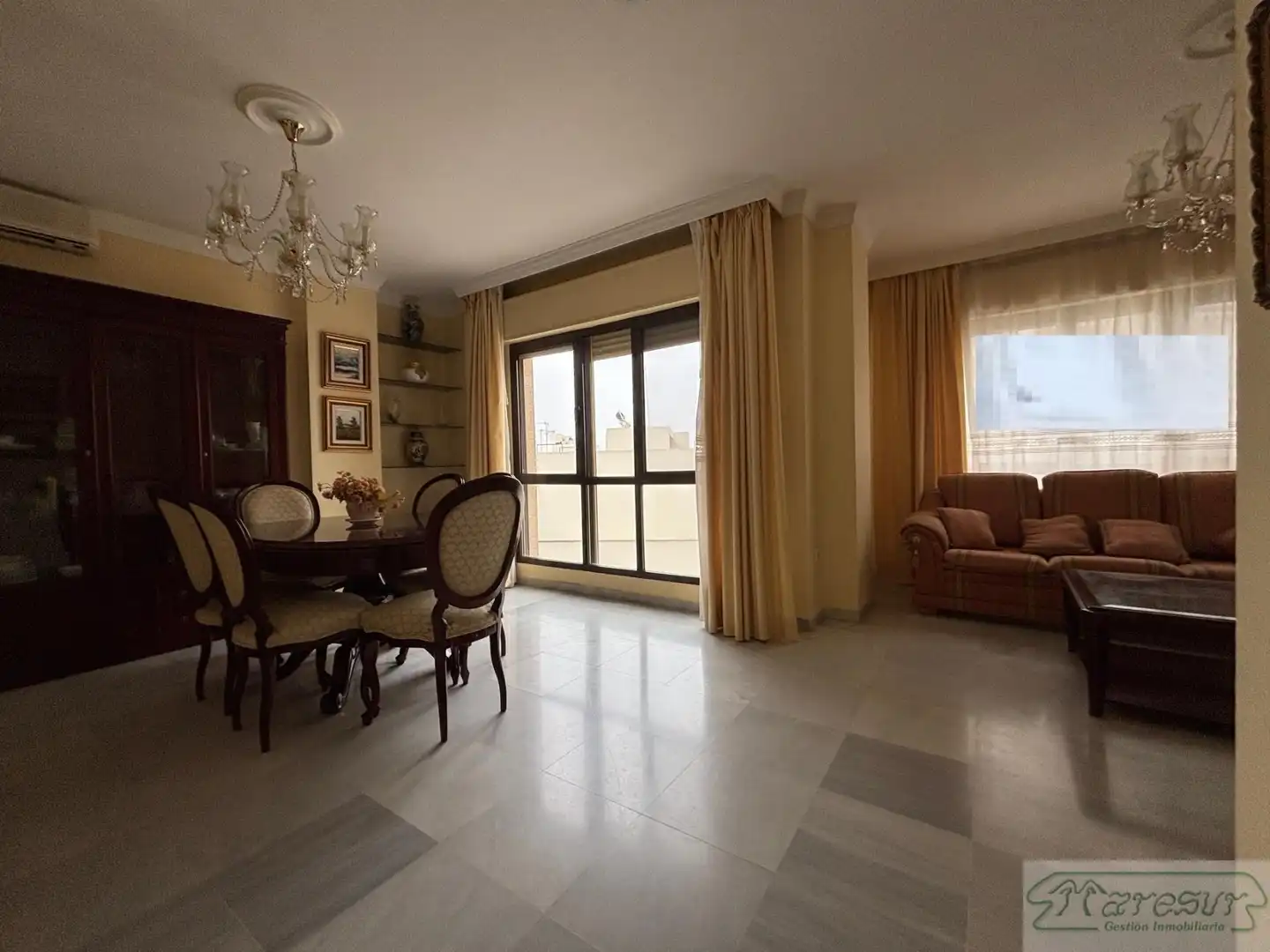 Wohnzimmer von Wohnung zum Verkauf in San Fernando