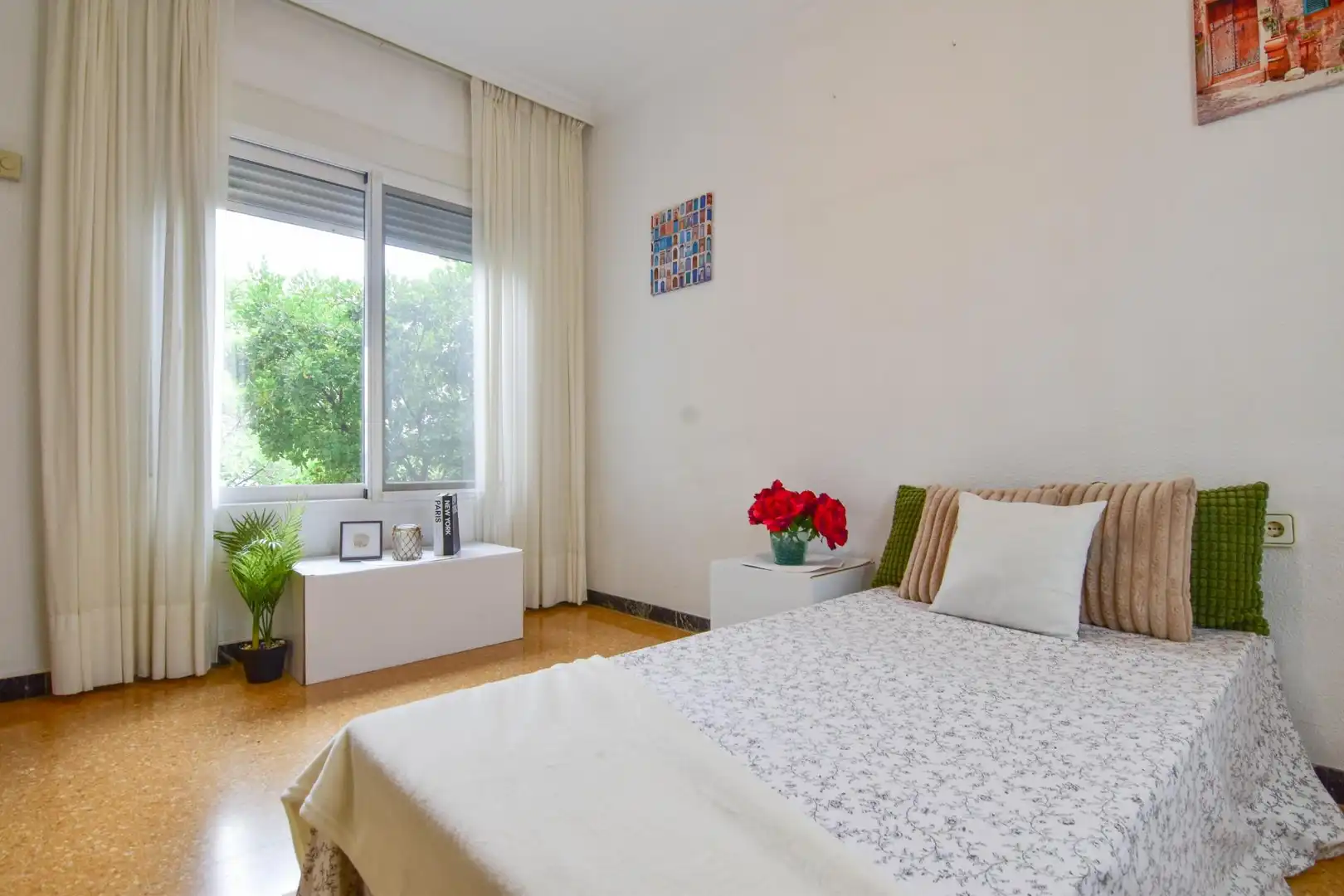 Dormitori de Casa o xalet en venda en Torrent amb Aire condicionat, Jardí privat i Terrassa
