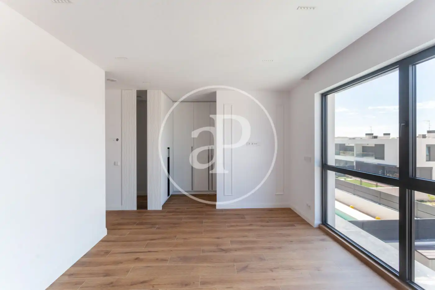 Casa aparellada amb piscina en venda a C. Tallín, imagen 49
