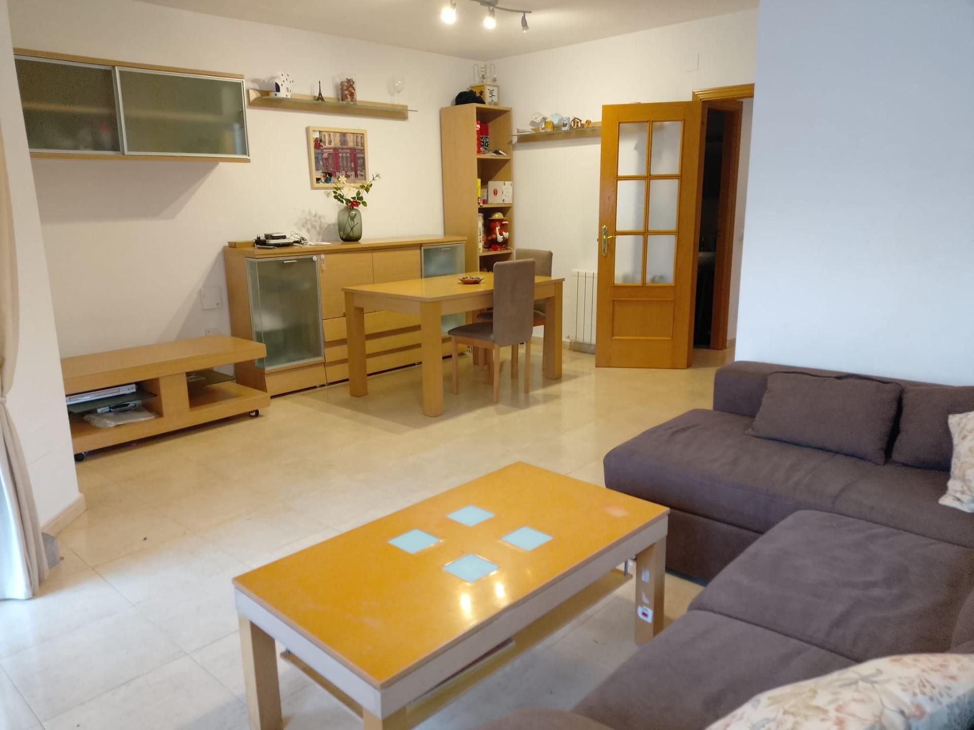 Sala d'estar de Casa o xalet en venda en Cedillo del Condado amb Terrassa, Traster i Balcó