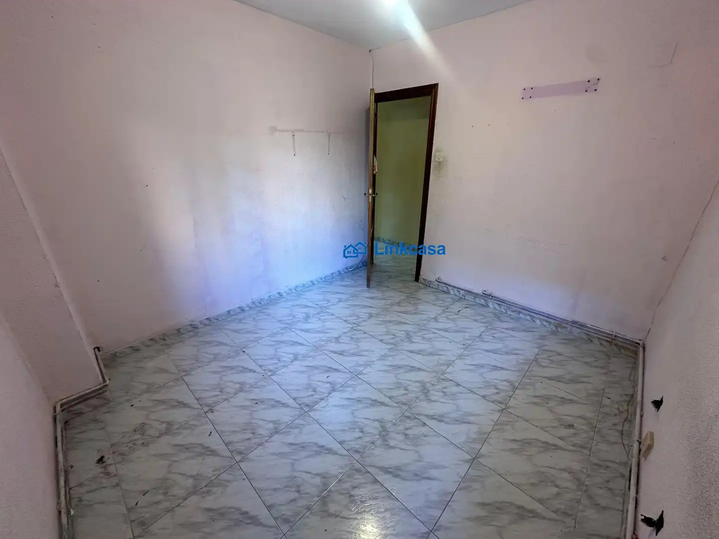 Flat for sale in Madrid  with Air Conditioner, Heating and Balcony