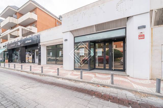 Local comercial en Alquiler en Avenida de Europa en Aravaca