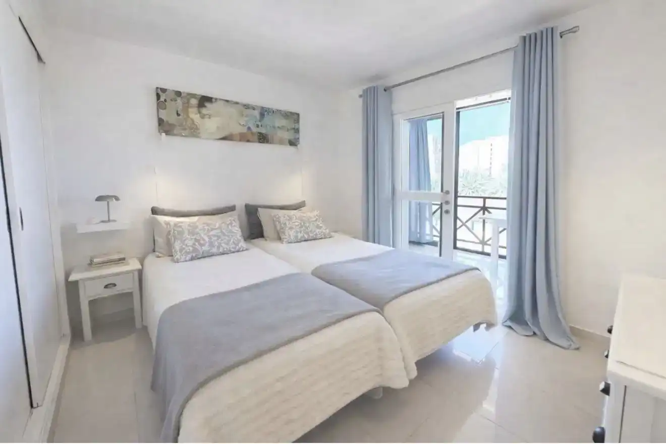 Dormitori de Casa adosada per a compartir en Playa de las Américas