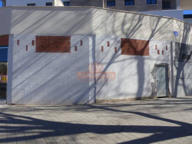 Local comercial en Alquiler en Industria