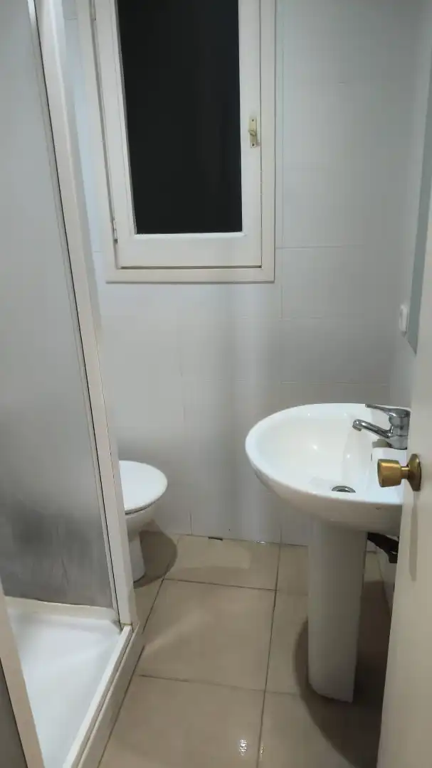 Baño de Piso de alquiler en Igualada con Calefacción, Amueblado y Horno