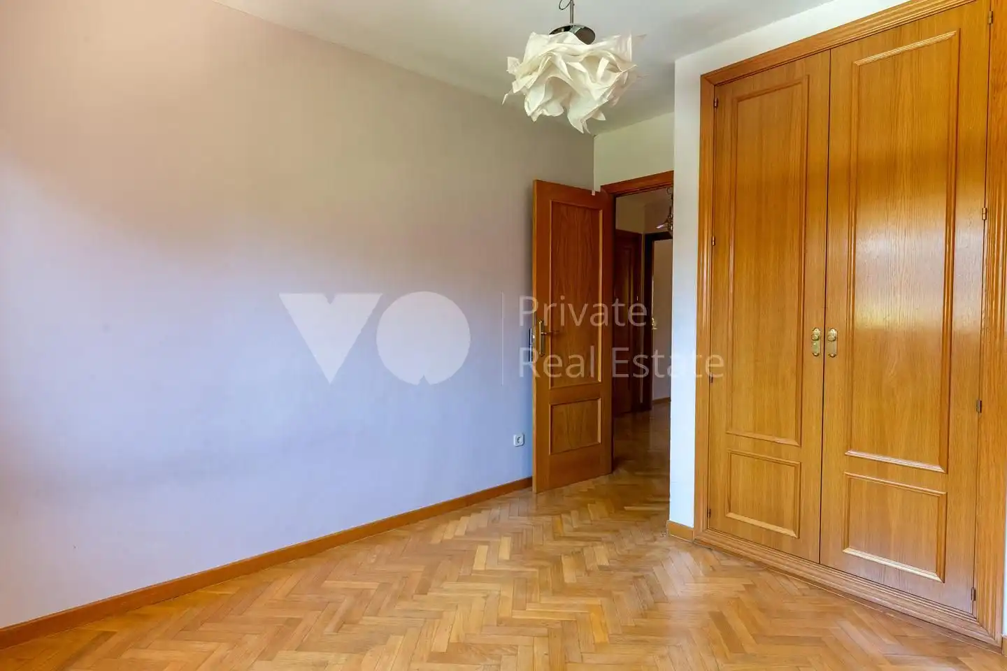 Habitación de Casa adosada en venta en Las Rozas de Madrid con Aire acondicionado, Calefacción y Jardín privado