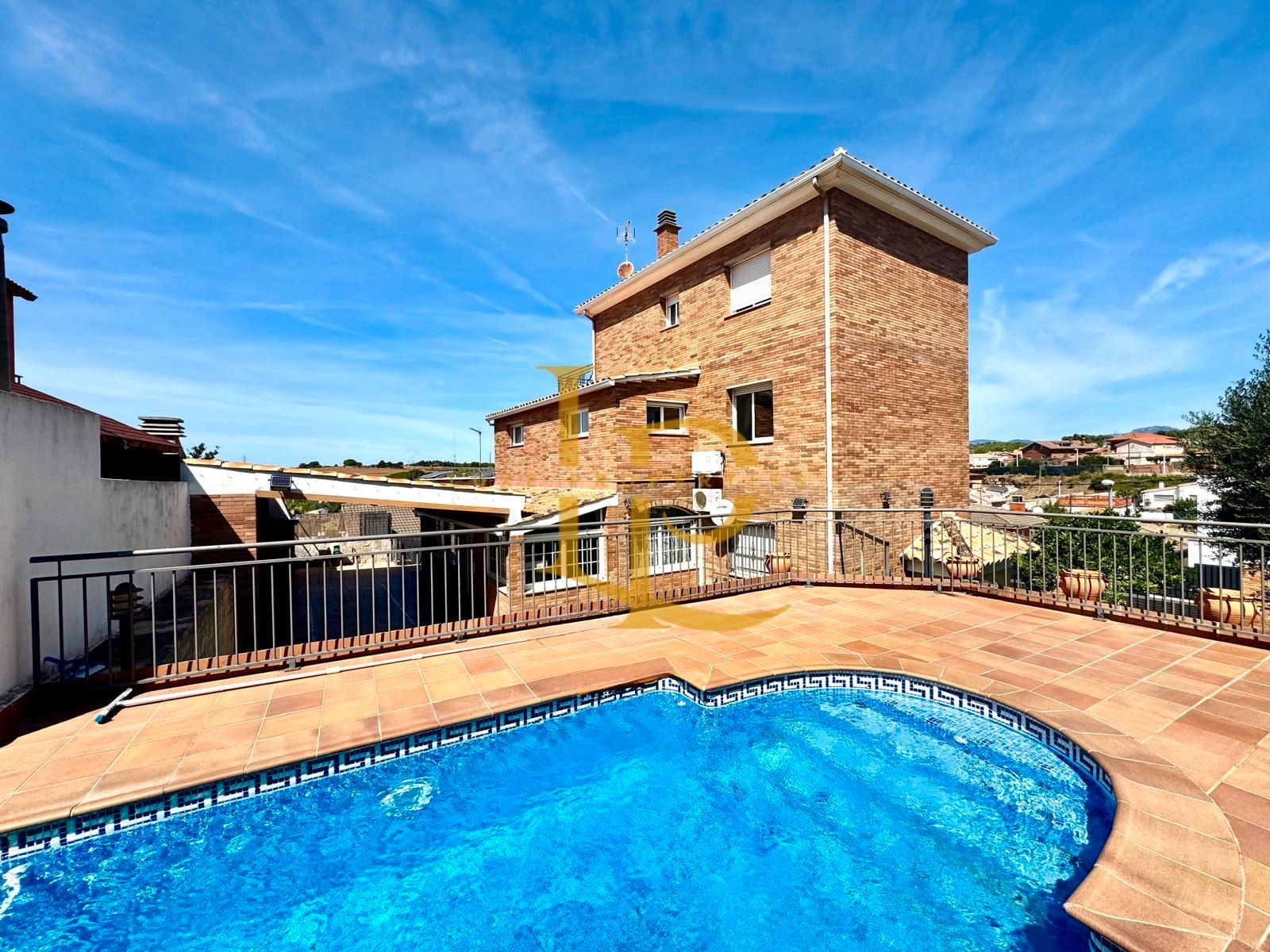 Piscina de Casa o chalet en venta en Rubí con Aire acondicionado, Calefacción y Jardín privado