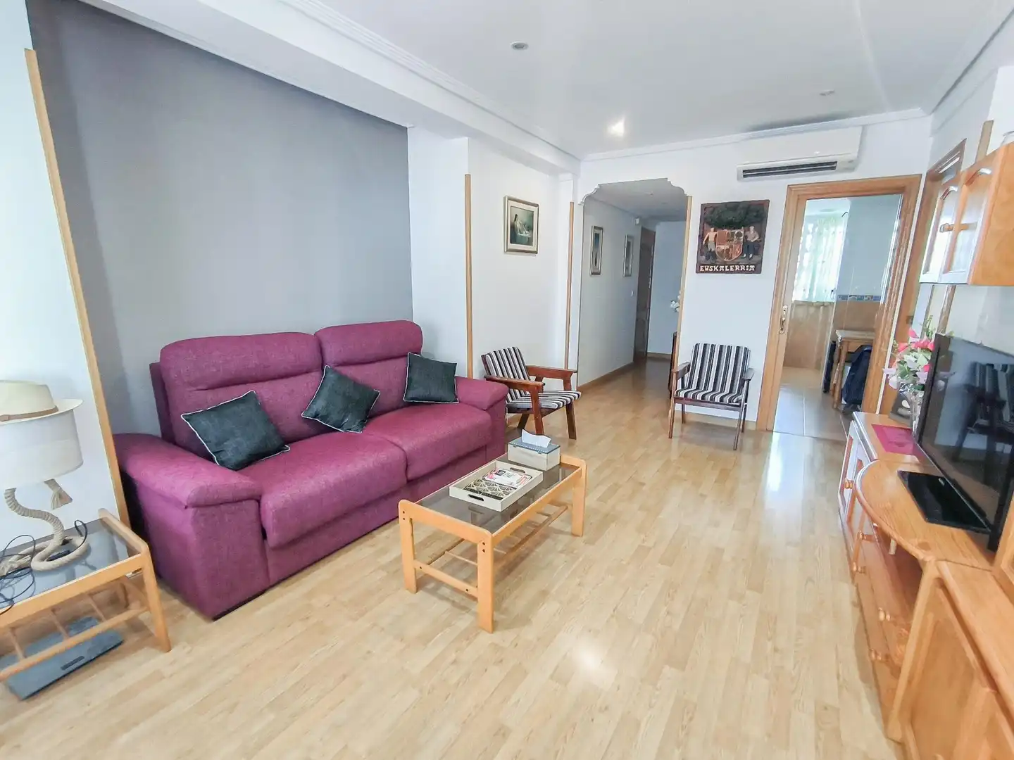 Wohnzimmer von Wohnung zum Verkauf in Benidorm mit Klimaanlage, Parkett und Terrasse