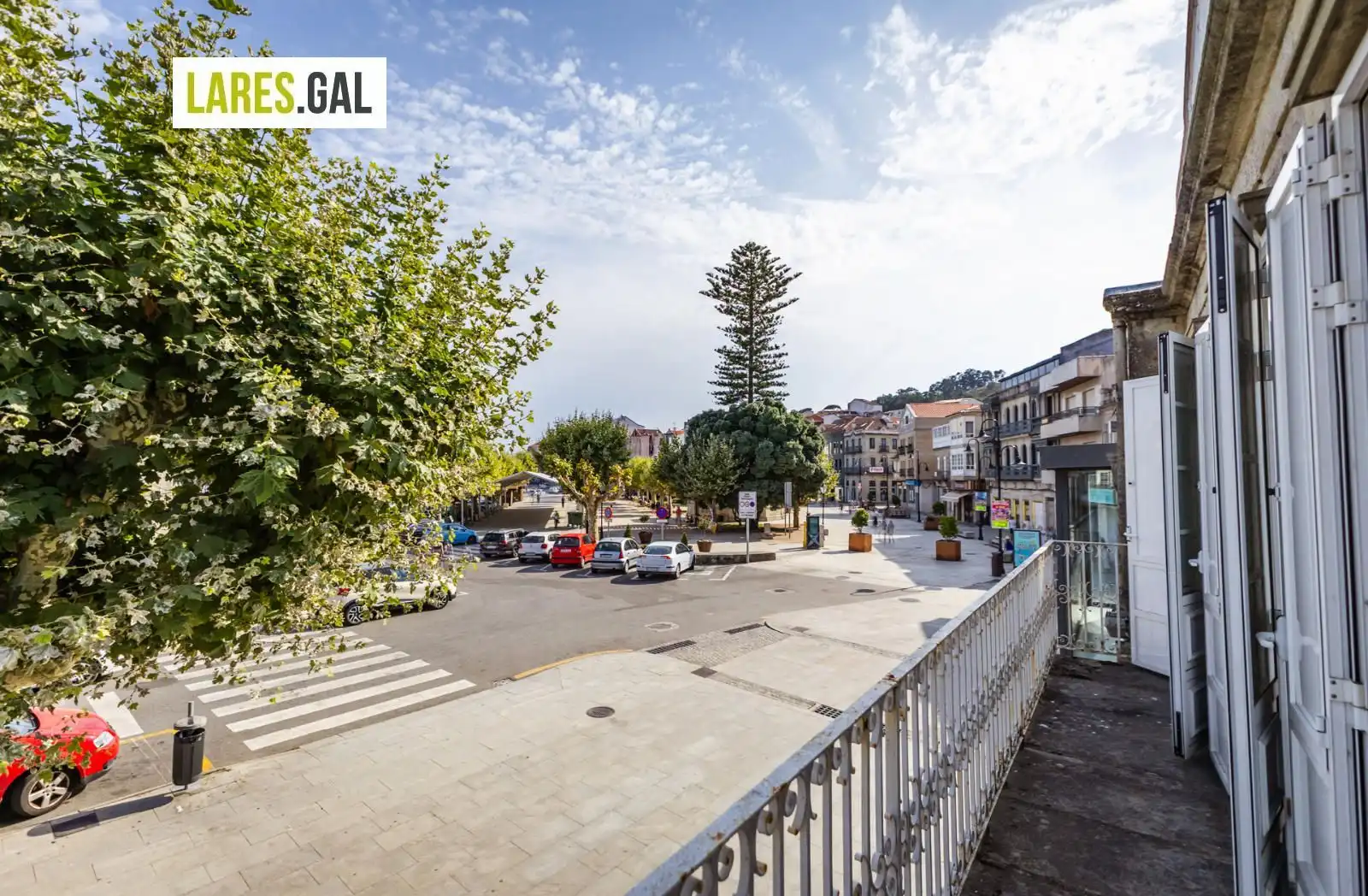 Vista exterior de Casa o xalet en venda en Cangas  amb Terrassa i Traster