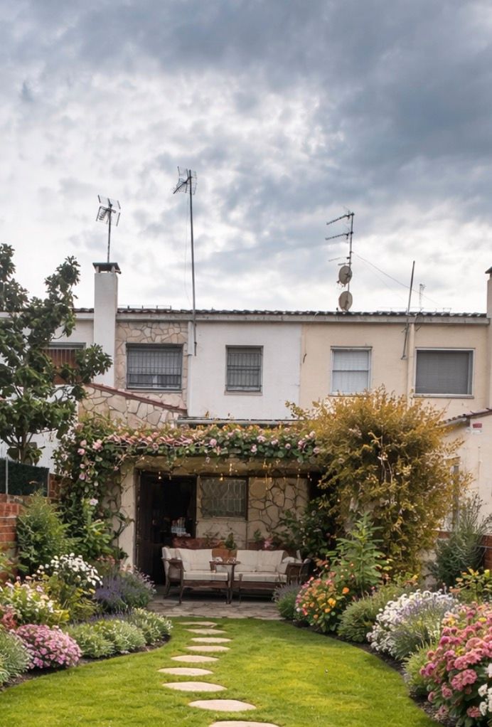 Exterior view of Single-family semi-detached for sale in Rubí  with Heating, Private garden and Terrace