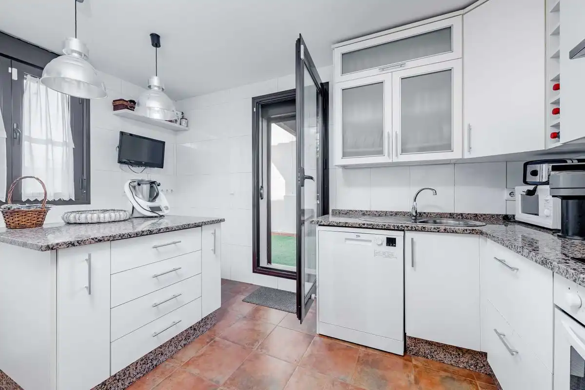 Cocina de Ático en venta en Guillena con Calefacción, Terraza y Trastero
