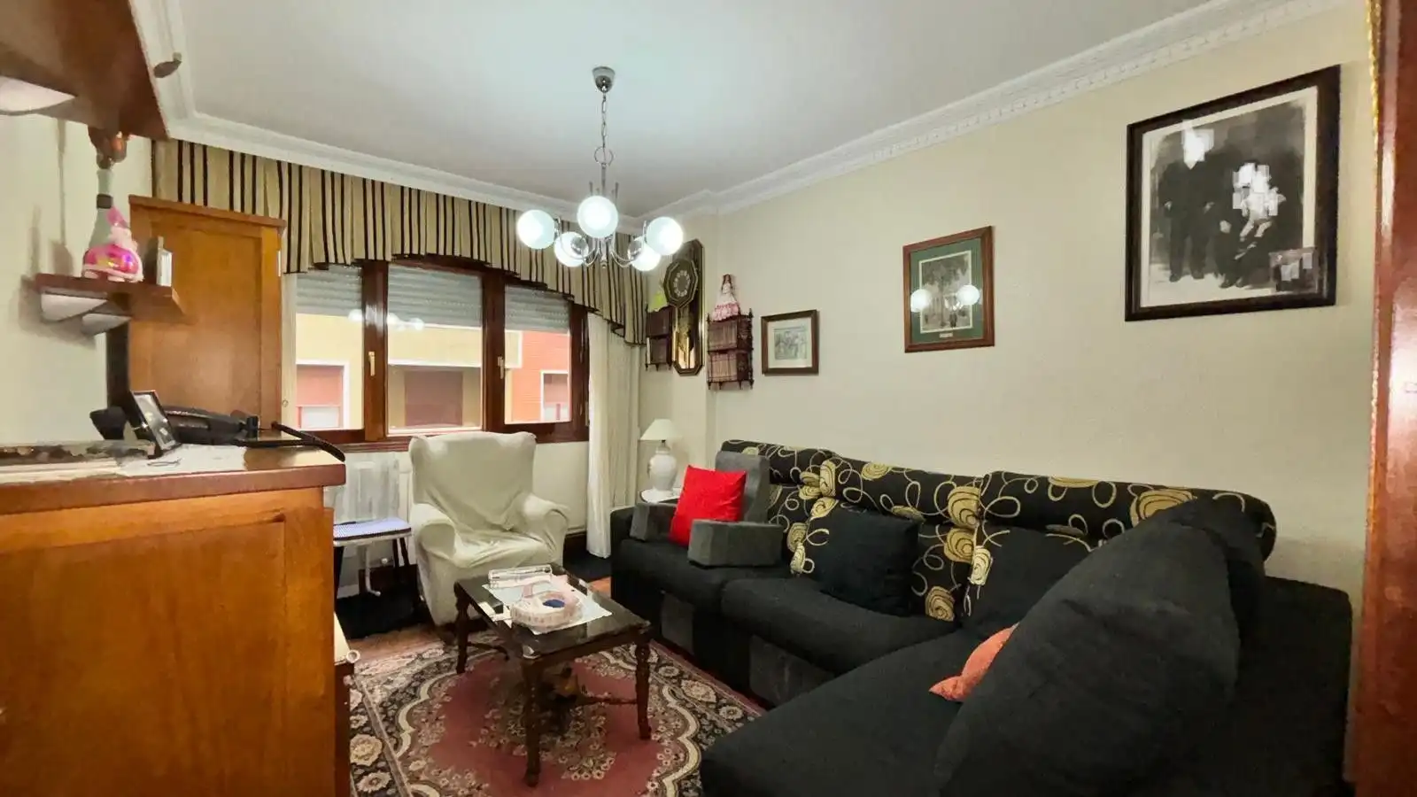 Sala de estar de Piso en venta en Ugao- Miraballes con Calefacción y Terraza