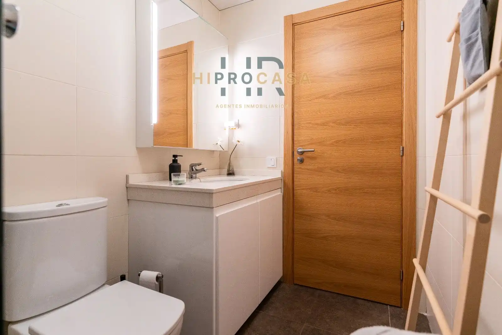 Bathroom of Flat for sale in Vinyols i els Arcs  with Air Conditioner, Heating and Storage room