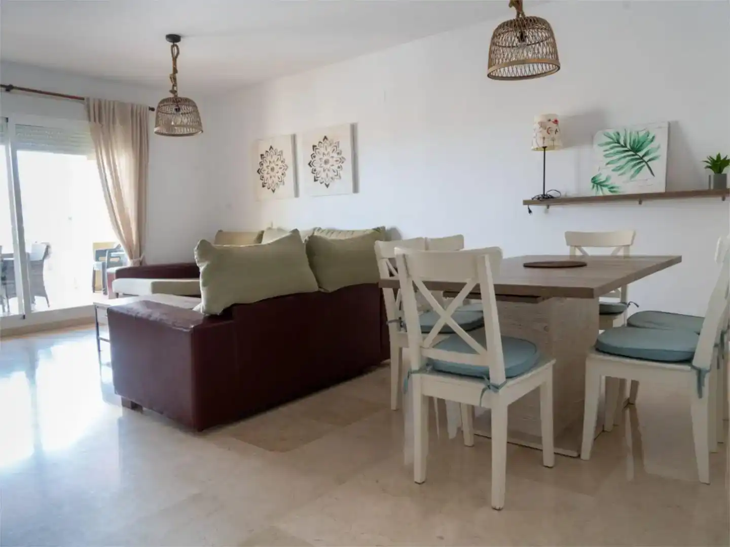 Menjador de Apartament en venda en Fuengirola amb Aire condicionat, Piscina i Balcó
