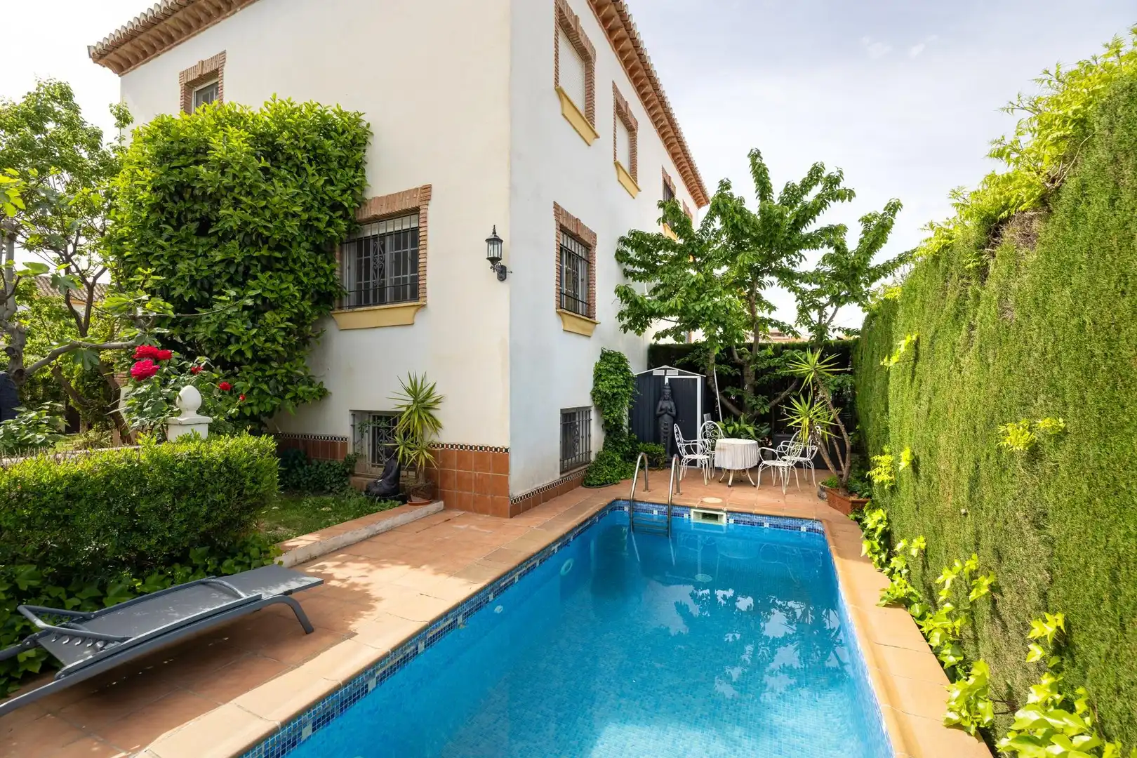 Piscina de Casa adosada en venda en La Zubia amb Terrassa, Traster i Piscina