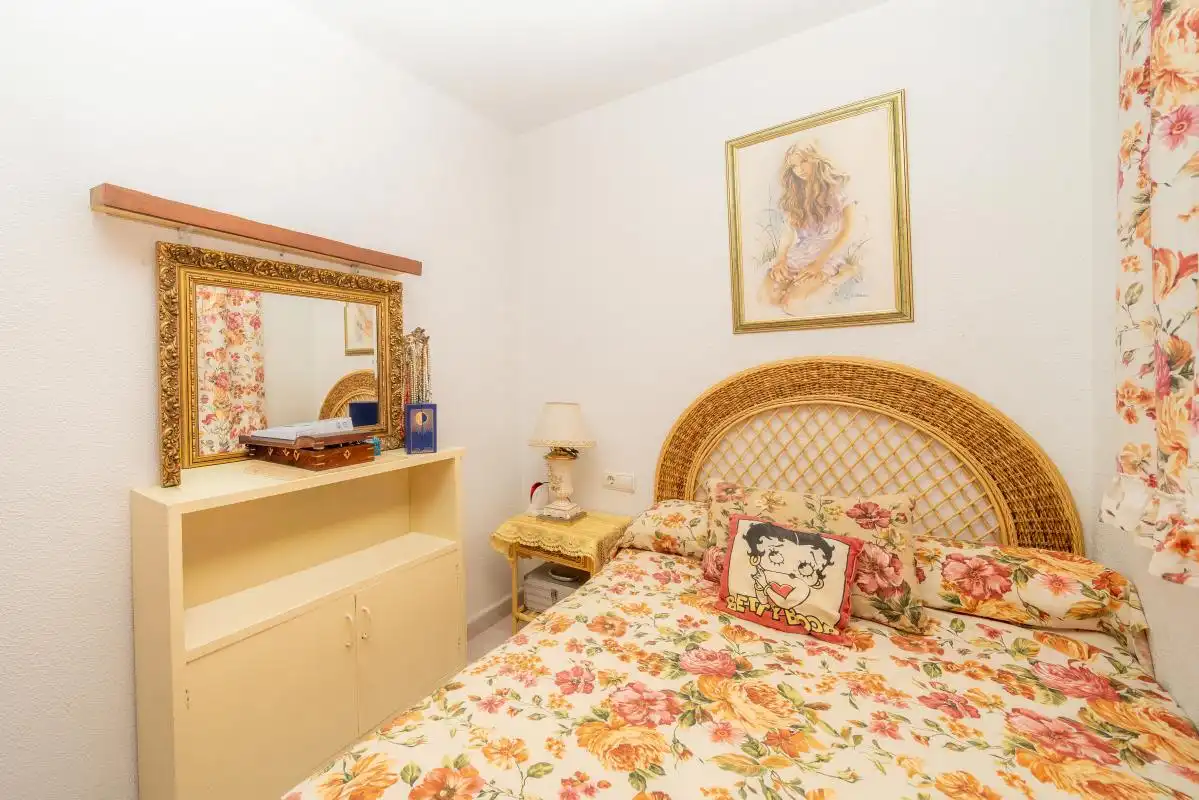 Habitación de Piso en venta en Benidorm con Aire acondicionado, Calefacción y Terraza