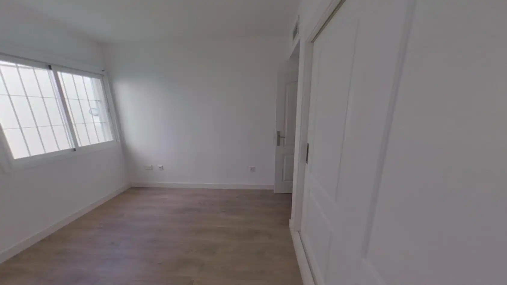 Habitación de Planta baja en venta en Marbella con Piscina y Piscina comunitaria