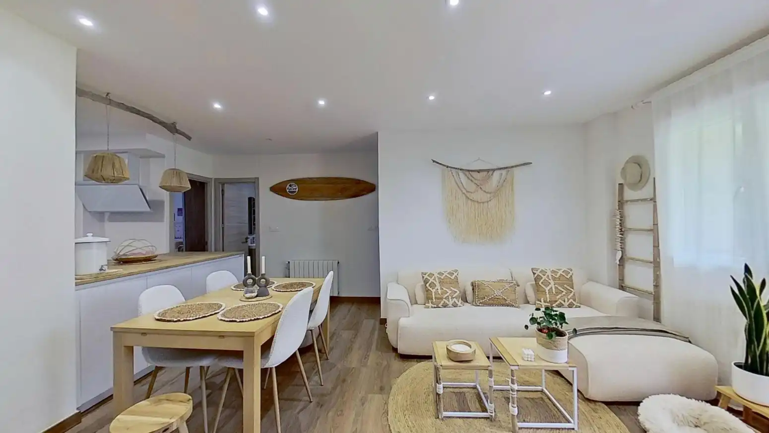 Sala d'estar de Pis en venda en Suances amb Jardí privat i Balcó