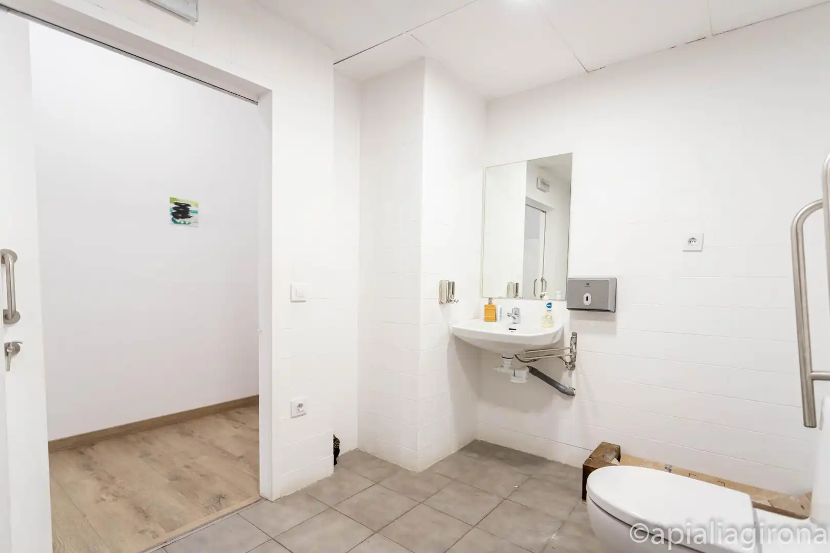 Baño de Local en venta en Girona