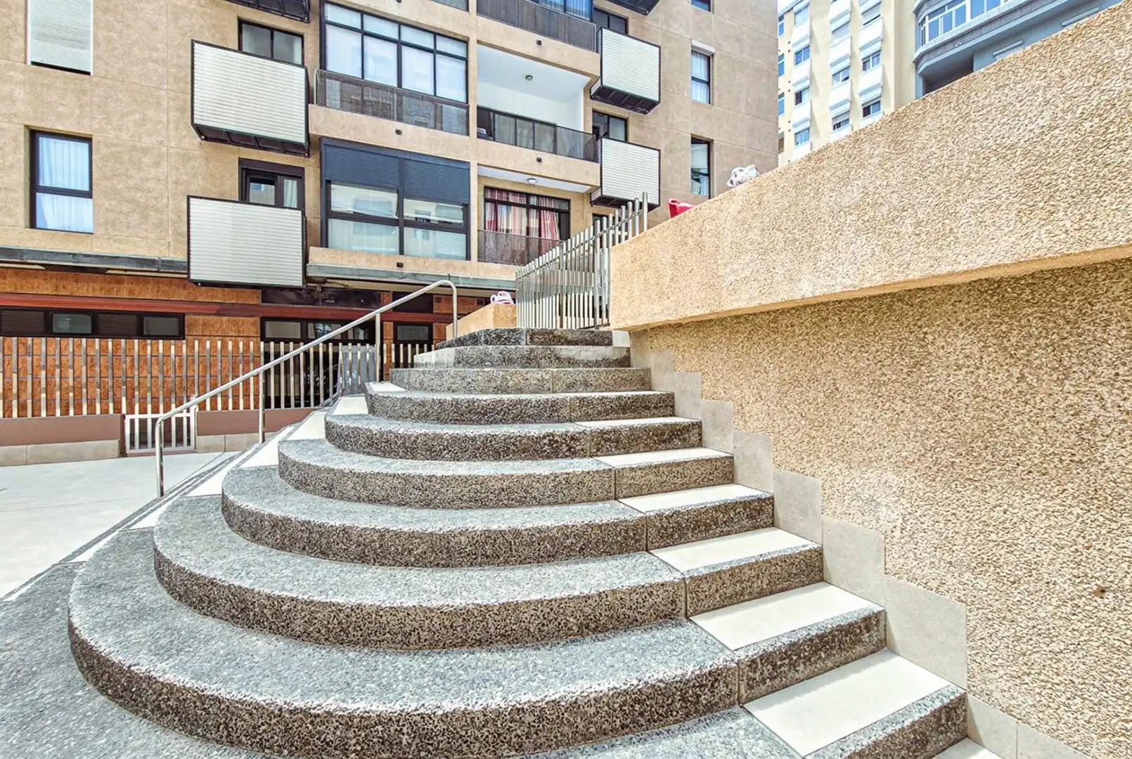 Vista exterior de Piso en venta en Las Palmas de Gran Canaria con Piscina comunitaria