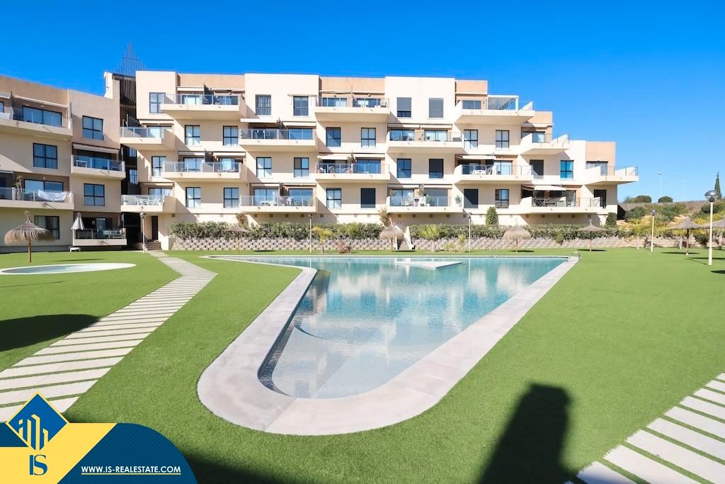 Swimming pool of Flat for sale in Orihuela  with Terrace, Furnished and Community pool
