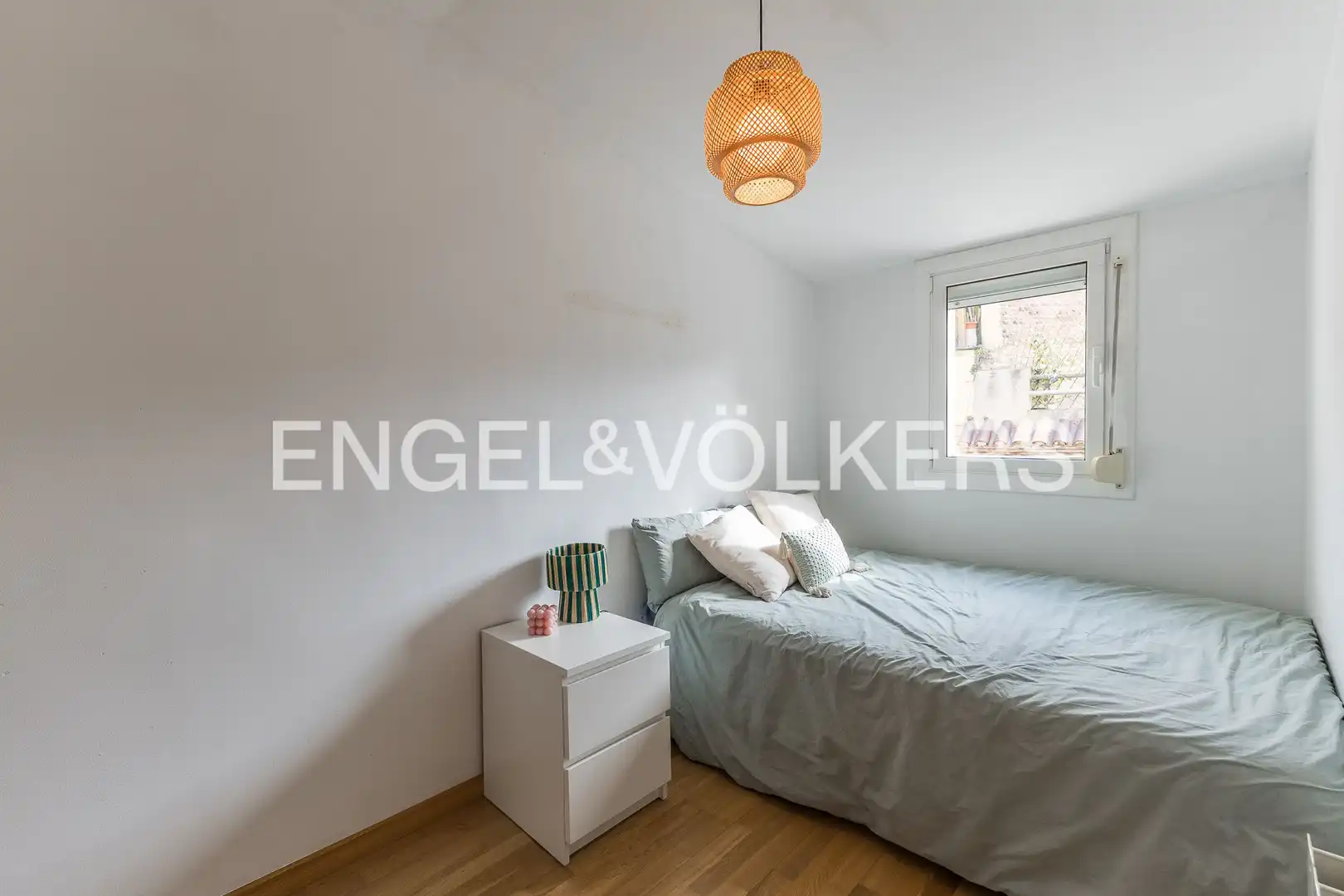Bedroom of Flat for sale in Barcelona  with Heating, Parquet flooring and Balcony