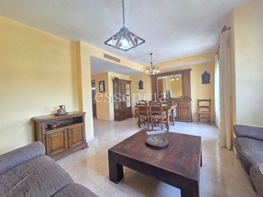 Maison mitoyenne avec balcon à vendre à Miramar