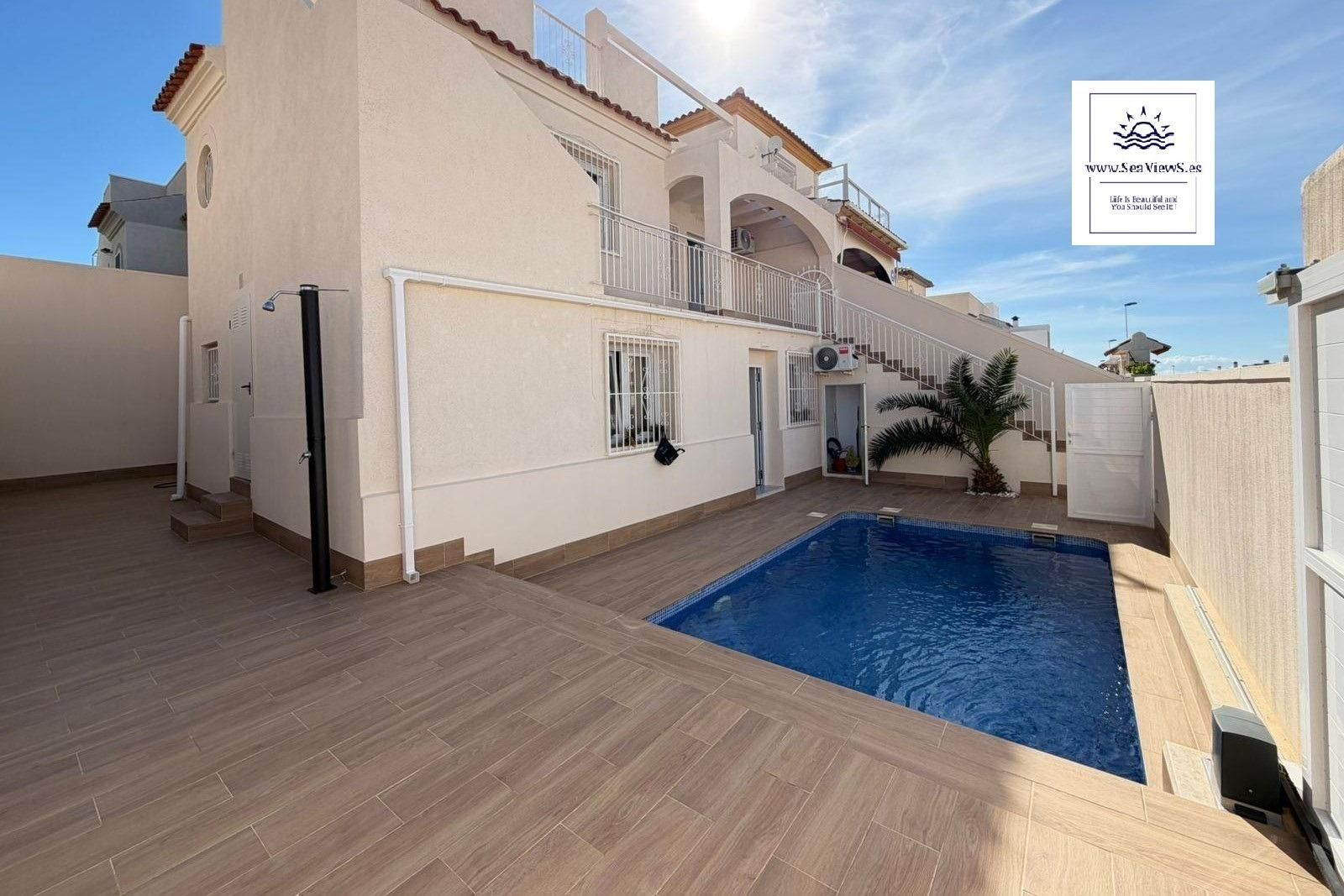 Exterior view of Single-family semi-detached for sale in Torrevieja  with Air Conditioner, Heating and Private garden