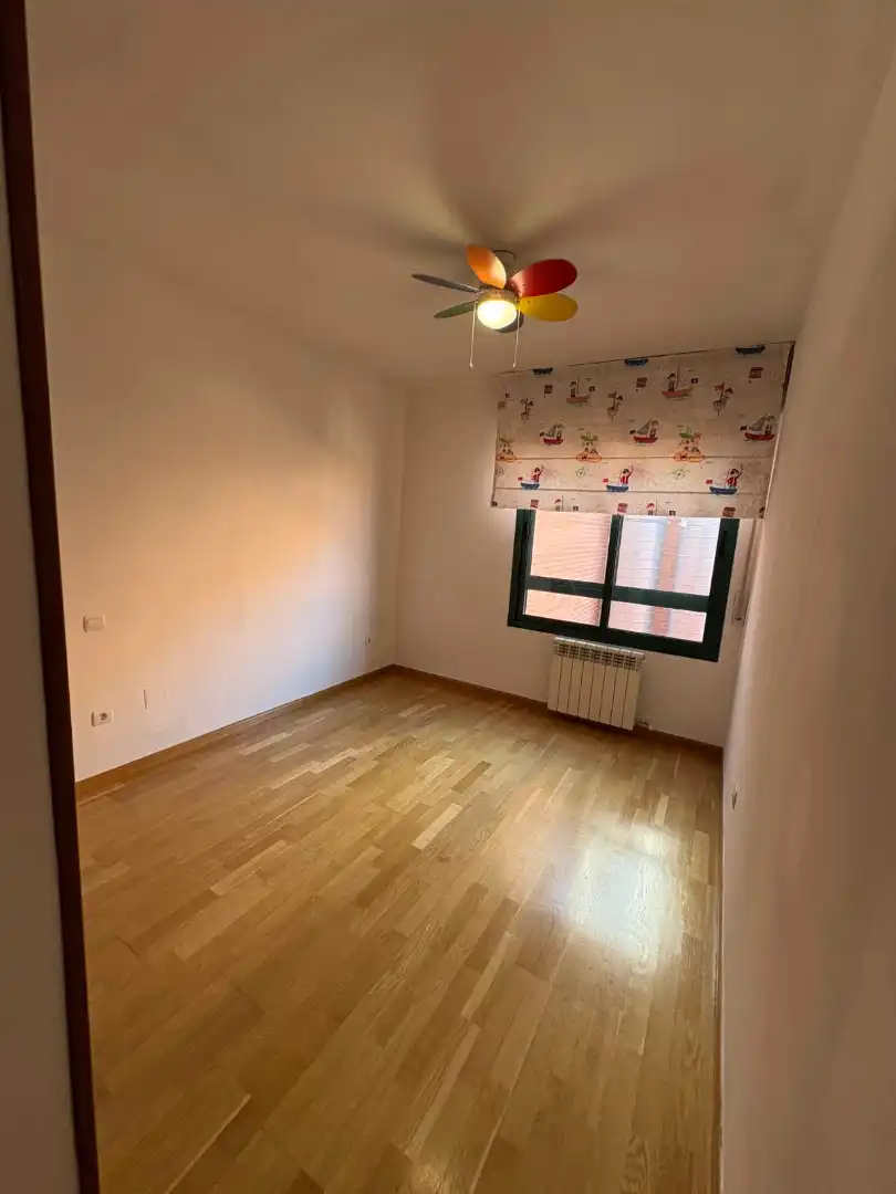 Bedroom of Attic for sale in Valladolid  with Air Conditioner, Heating and Parquet flooring