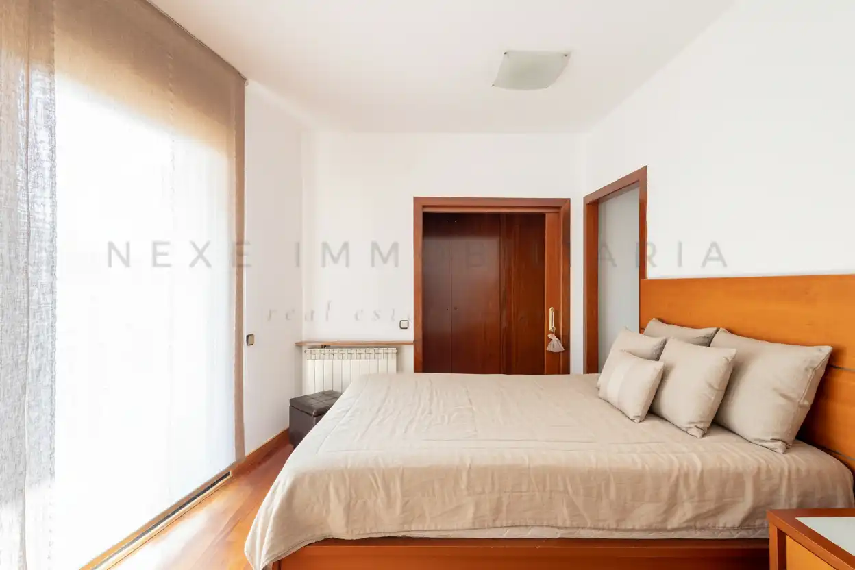 Habitación de Casa adosada en venta en Sabadell con Aire acondicionado, Calefacción y Parquet